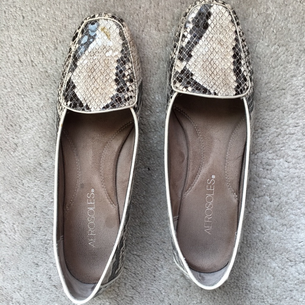AEROSOLES Snakeskin Pattern flats 6.5